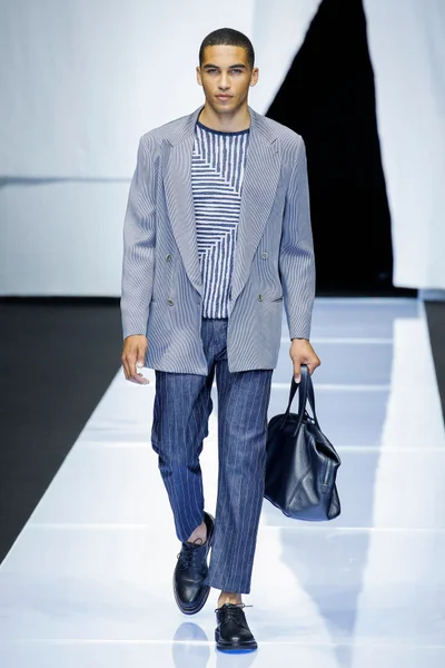 Look 28